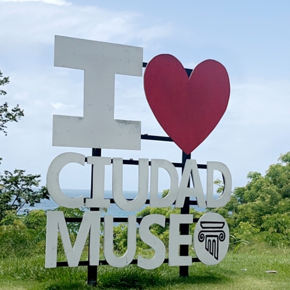 Meet your Posher, Yesenia